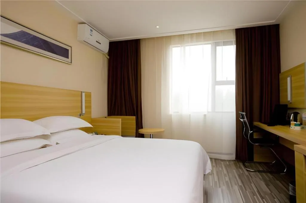 Bed in City Comfort Inn Wuhan Miaoshan