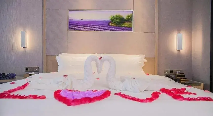 Bed in Lavande Hotel Jinzhou Gong'an RT-Mart Chinese Medicine Hospital Bed in Lavande Hotel Jinzhou Gong'an RT-Mart Chinese Medicine Hospital