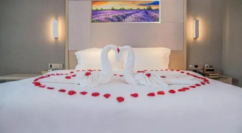 Bed in Lavande Hotel Jinzhou Gong'an RT-Mart Chinese Medicine Hospital Bed in Lavande Hotel Jinzhou Gong'an RT-Mart Chinese Medicine Hospital