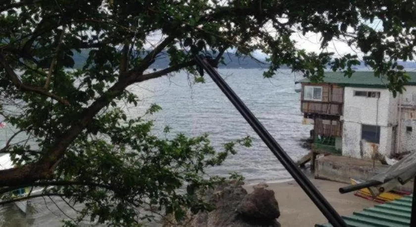 Harleys Pub and Hotel