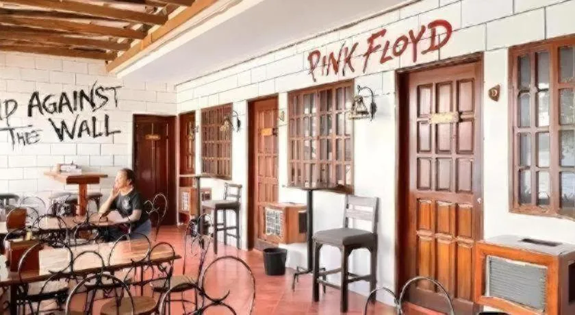 Harleys Pub and Hotel