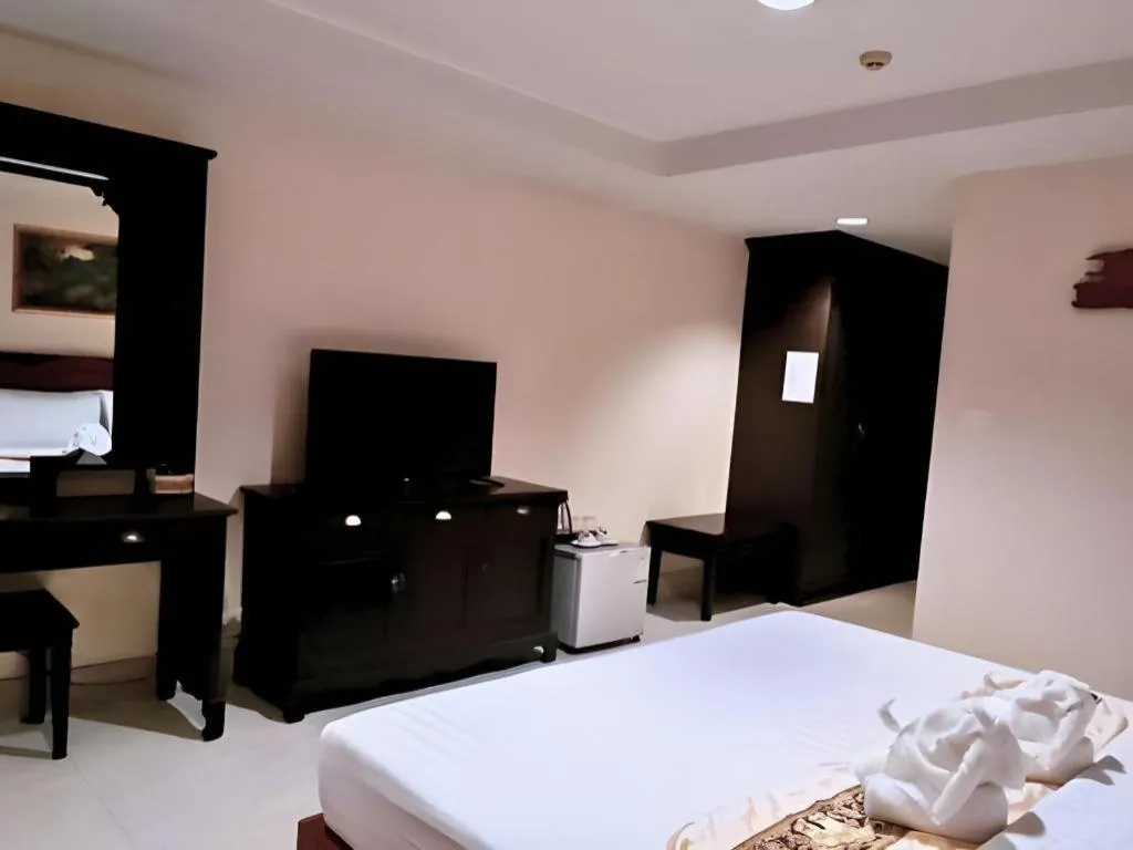 Bed in Rayong Lanna Hotel