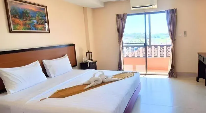 Bed in Rayong Lanna Hotel Bed in Rayong Lanna Hotel