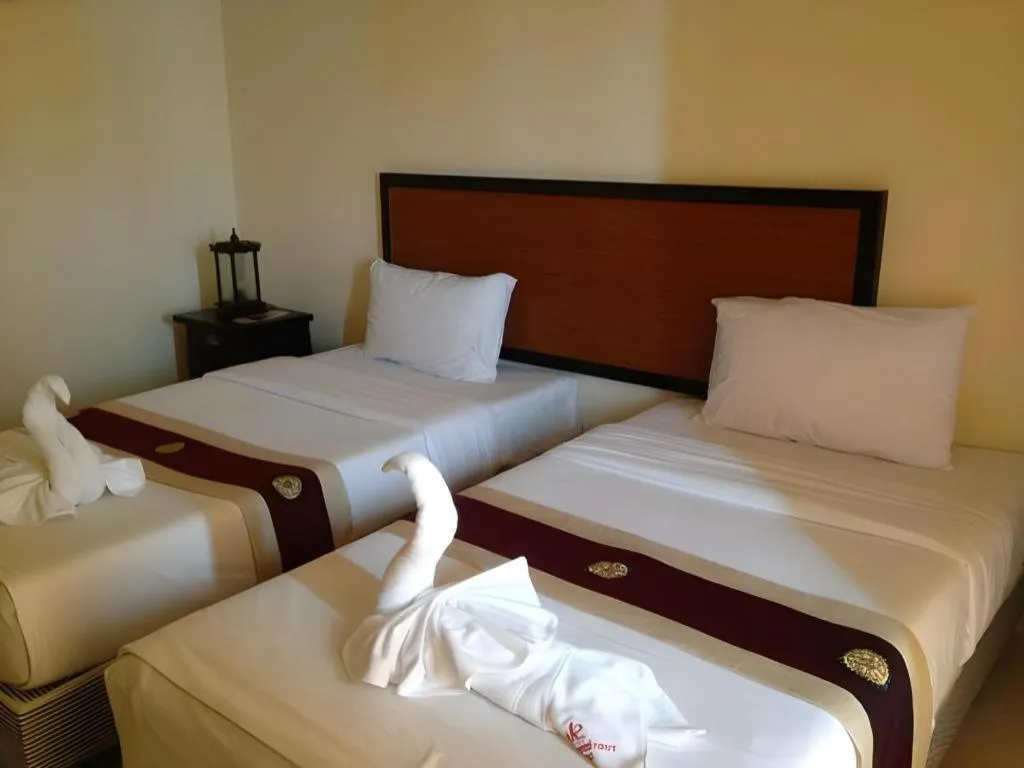 Bed in Rayong Lanna Hotel