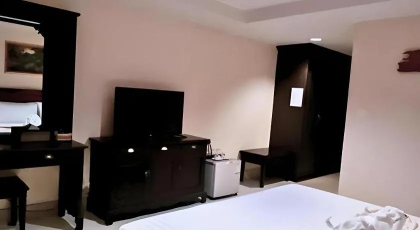 Bed in Rayong Lanna Hotel