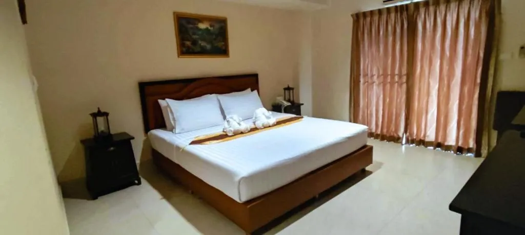 Bed in Rayong Lanna Hotel