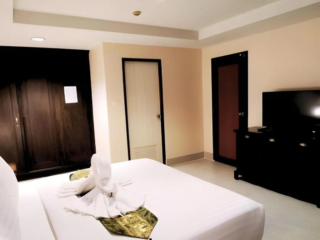 Bed in Rayong Lanna Hotel