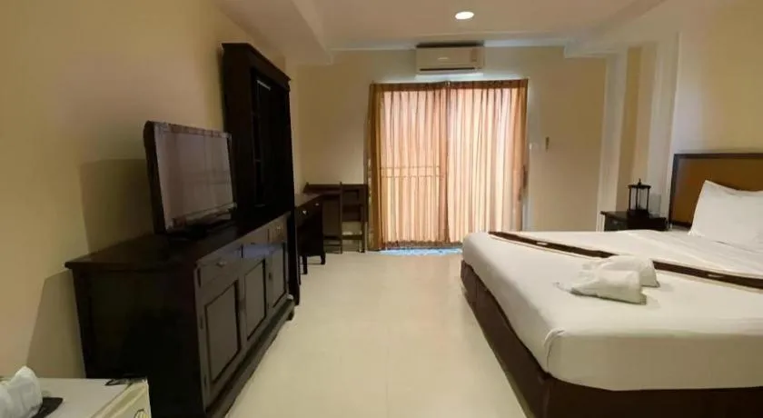 Bed in Rayong Lanna Hotel