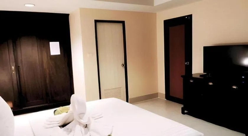 Bed in Rayong Lanna Hotel