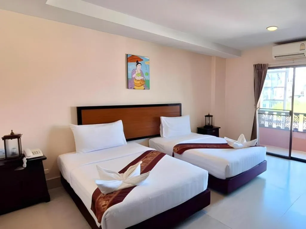 Bed in Rayong Lanna Hotel