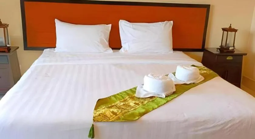 Bed in Rayong Lanna Hotel