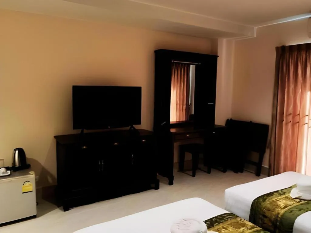 Bed in Rayong Lanna Hotel