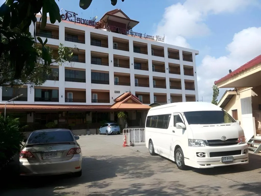 Rayong Lanna Hotel
