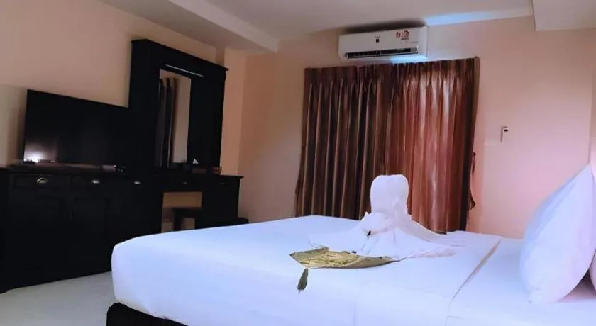 Bed in Rayong Lanna Hotel