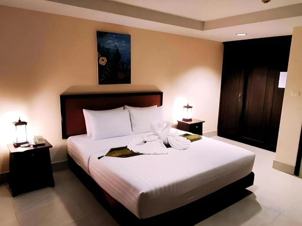 Bed in Rayong Lanna Hotel