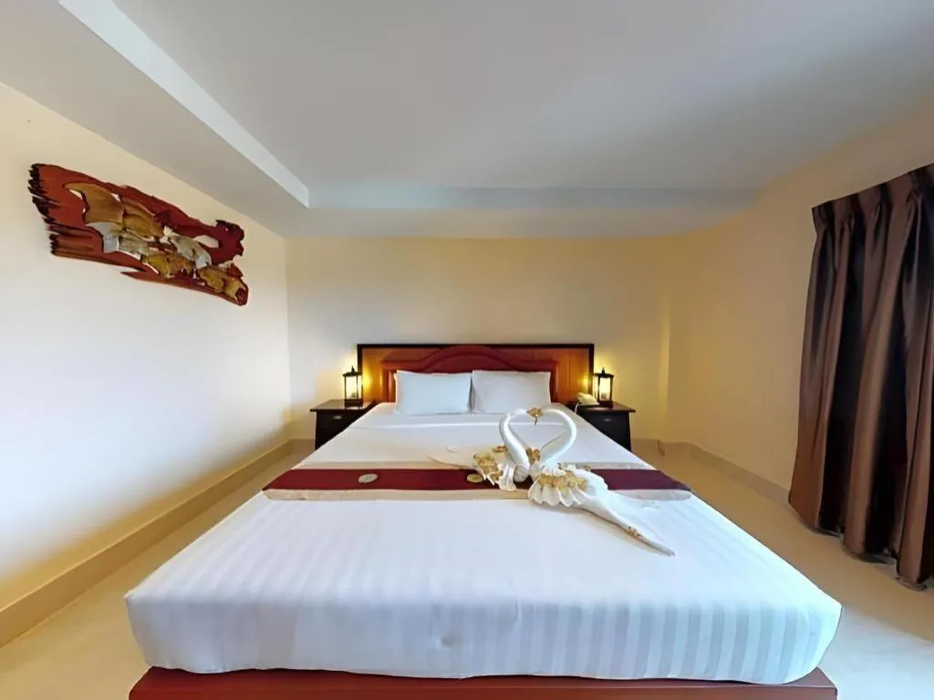 Bed in Rayong Lanna Hotel