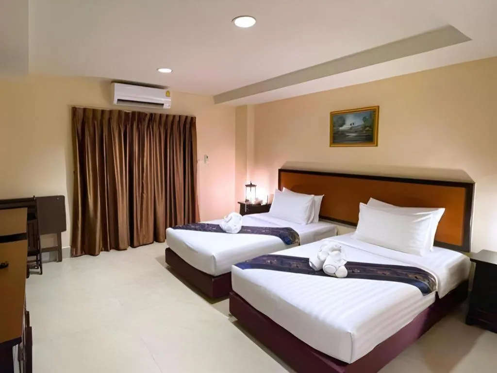 Bed in Rayong Lanna Hotel