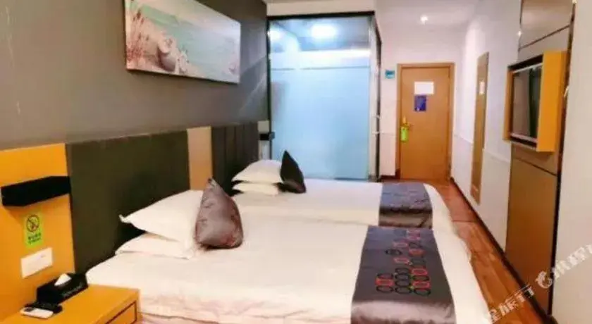 Bed in Yi Mi Hotel Shenzhen Longgang Pinghu South China City Bed in Yi Mi Hotel Shenzhen Longgang Pinghu South China City