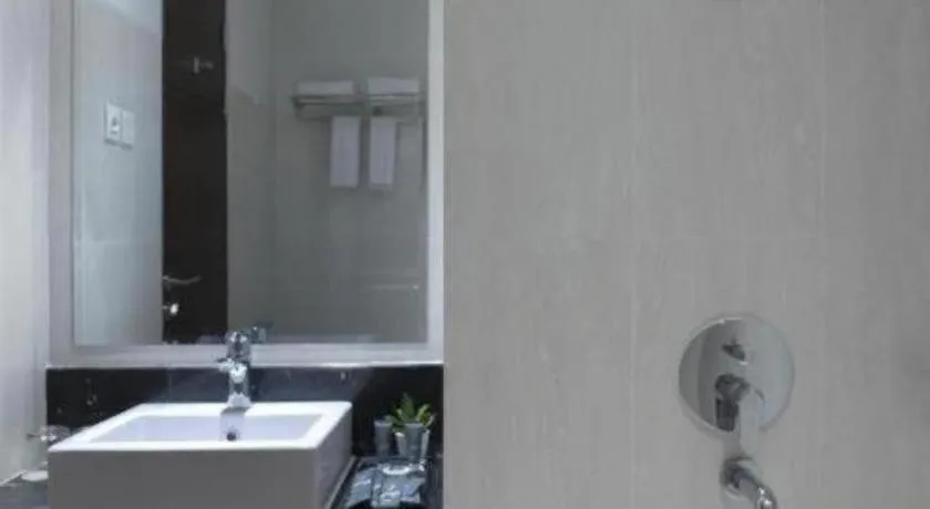 Horison Nindya Semarang