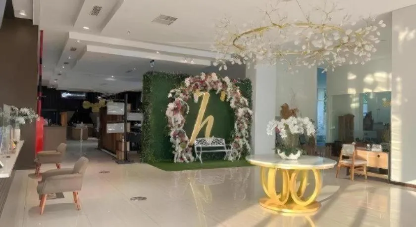 Horison Nindya Semarang