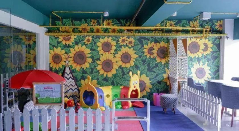 Horison Nindya Semarang