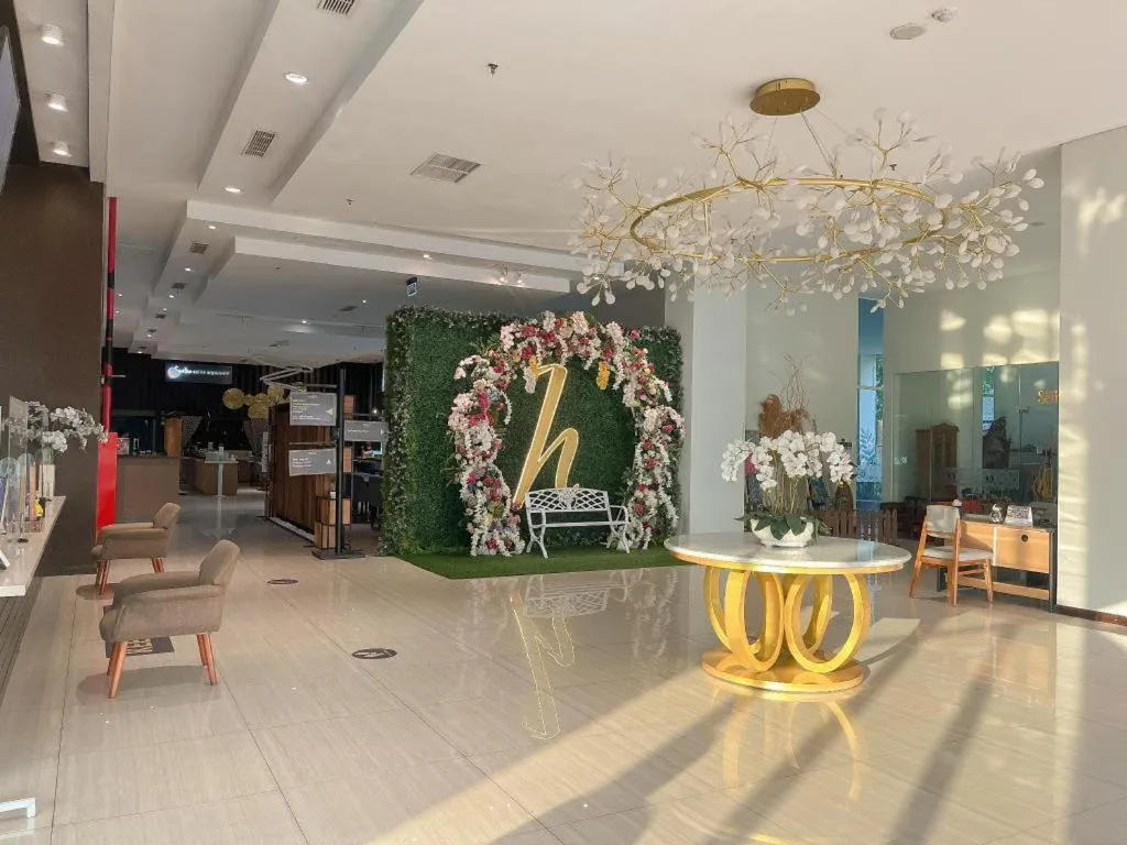 Horison Nindya Semarang