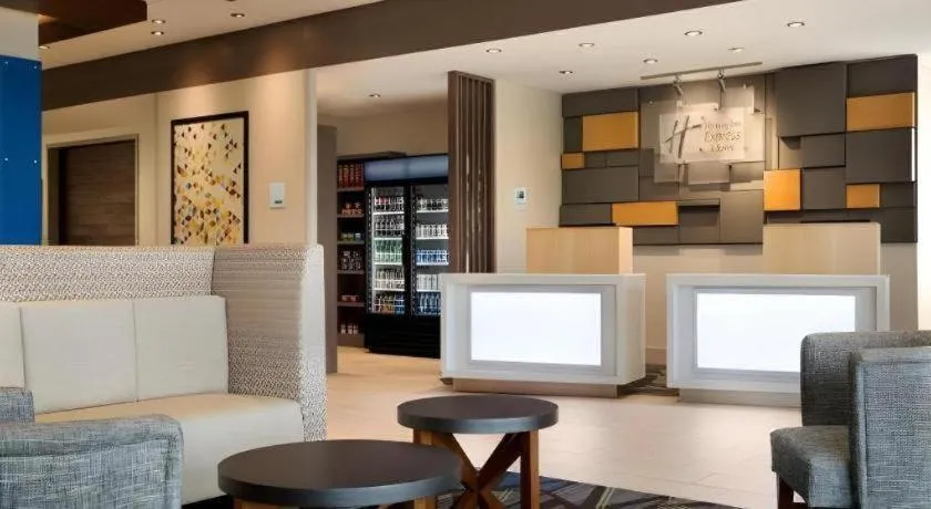 Holiday Inn Express & Suite Milroy - Reedsville By IHG