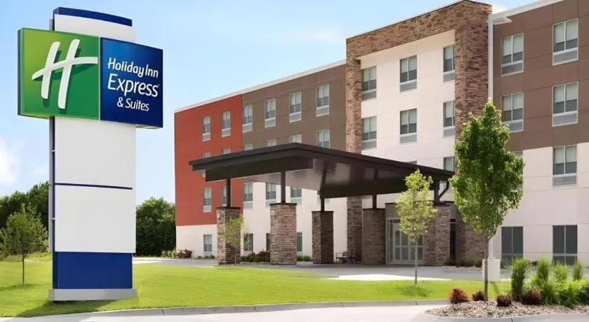 Holiday Inn Express & Suite Milroy - Reedsville By IHG