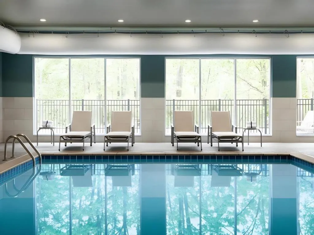 Holiday Inn Express & Suite Milroy - Reedsville By IHG