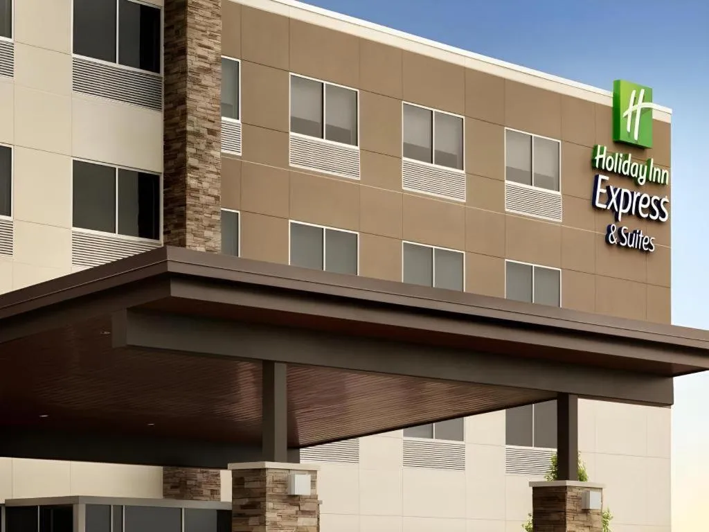Holiday Inn Express & Suite Milroy - Reedsville By IHG