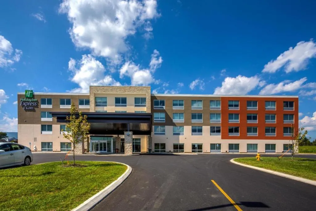 Holiday Inn Express & Suite Milroy - Reedsville By IHG