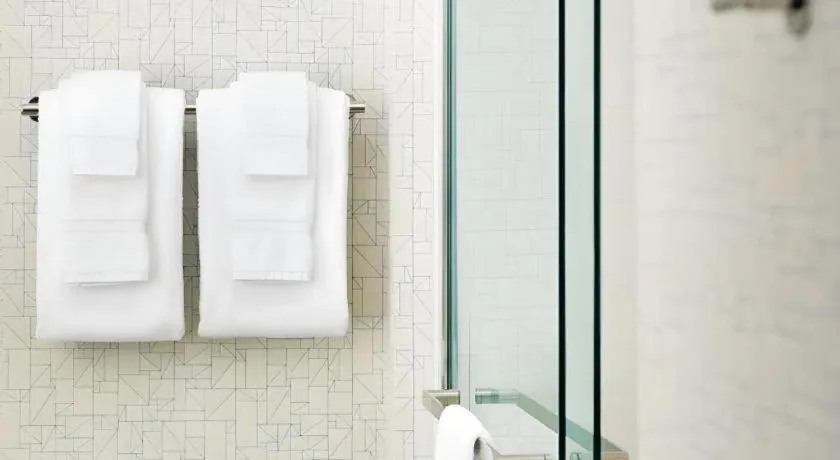 Holiday Inn Express & Suite Milroy - Reedsville By IHG