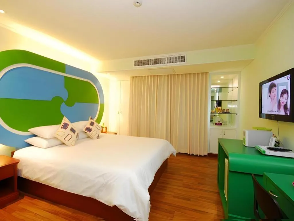 Bed in Hip Hotel Bangkok