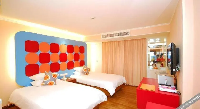 Bed in Hip Hotel Bangkok