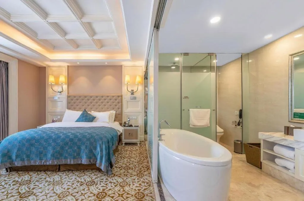 Bed in Yantai Bihai Hotel