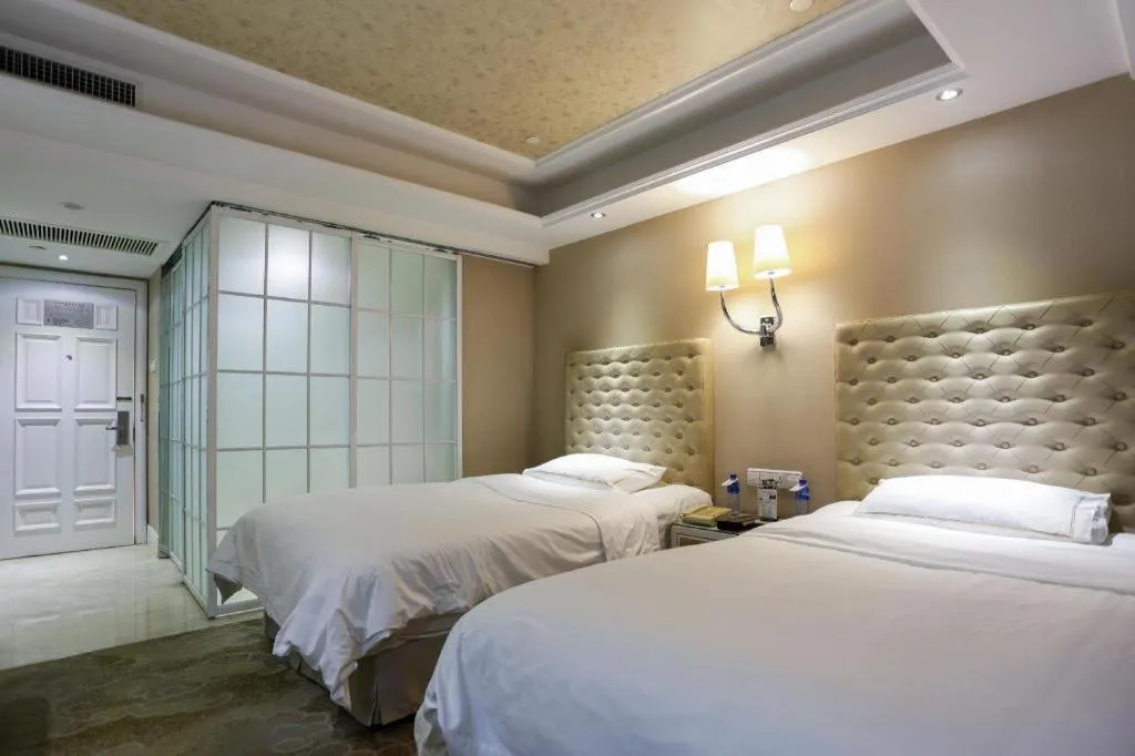 Bed in Yantai Bihai Hotel