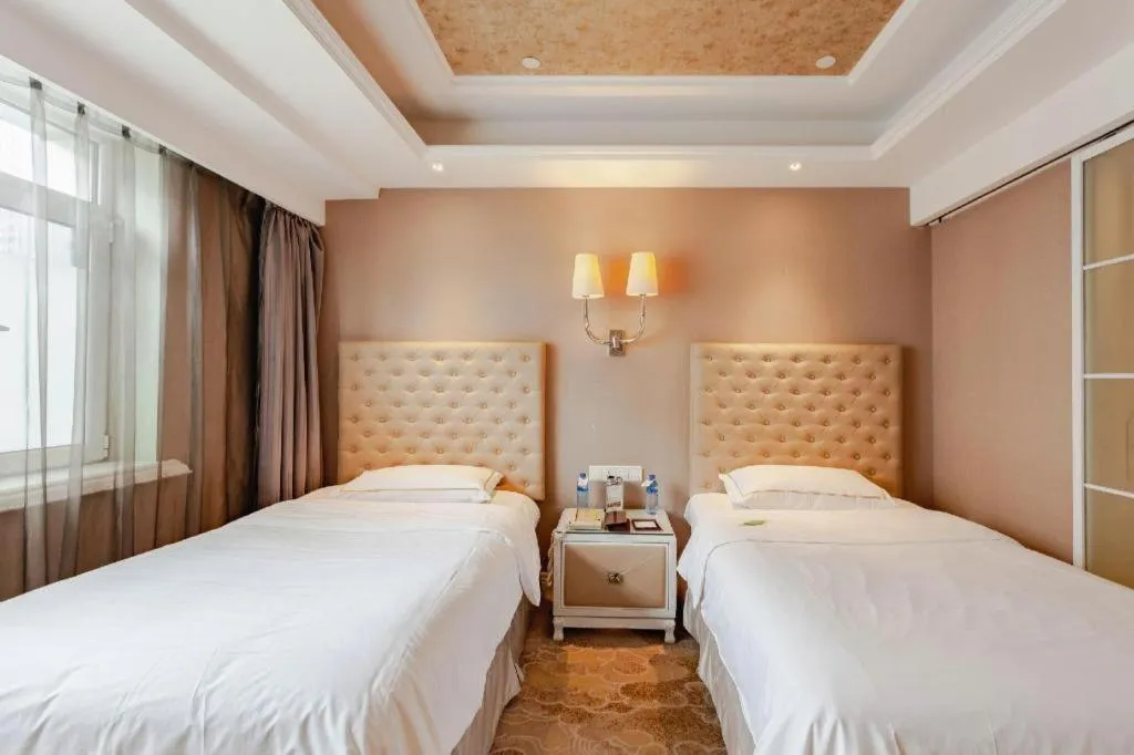 Bed in Yantai Bihai Hotel