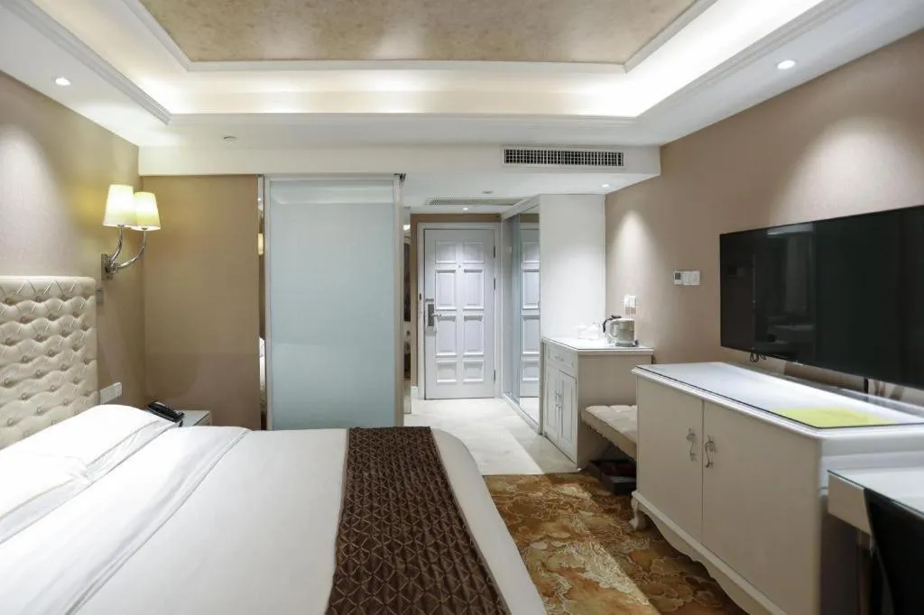 Bed in Yantai Bihai Hotel