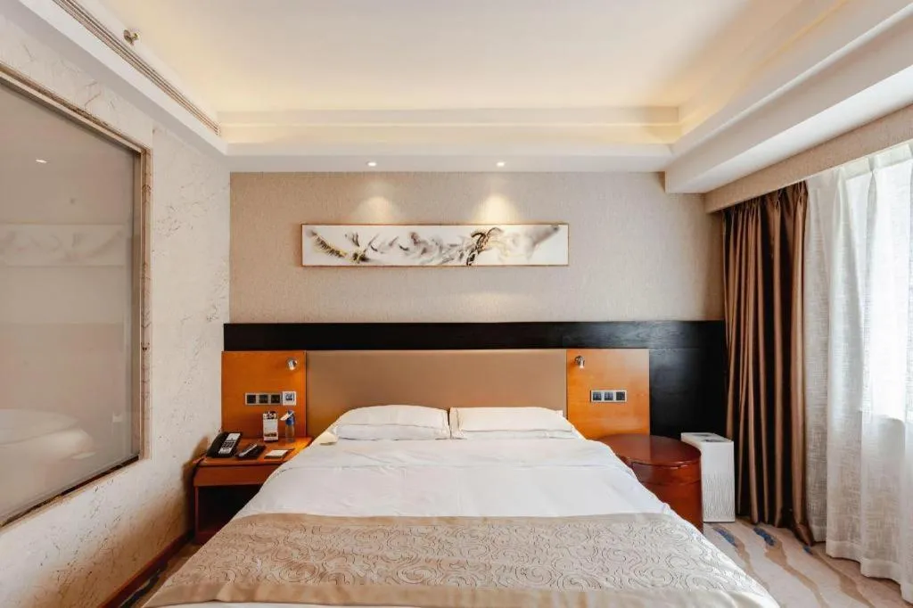 Bed in Yantai Bihai Hotel