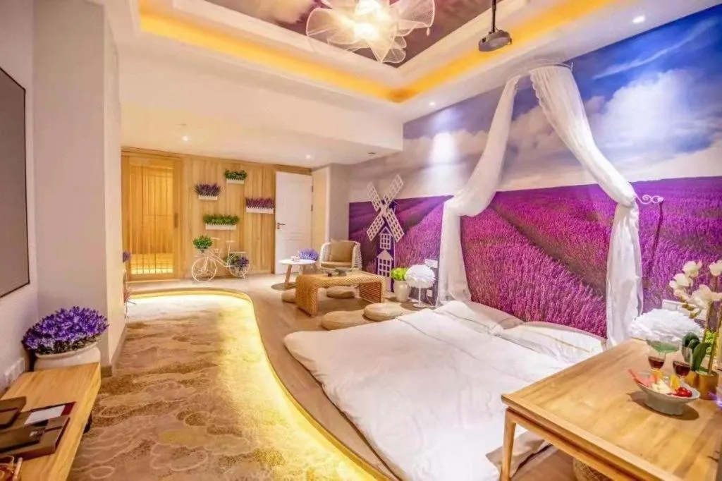 Bed in Yantai Bihai Hotel