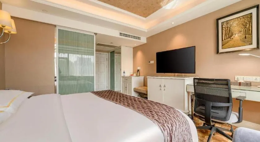 Bed in Yantai Bihai Hotel