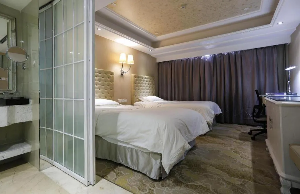 Bed in Yantai Bihai Hotel