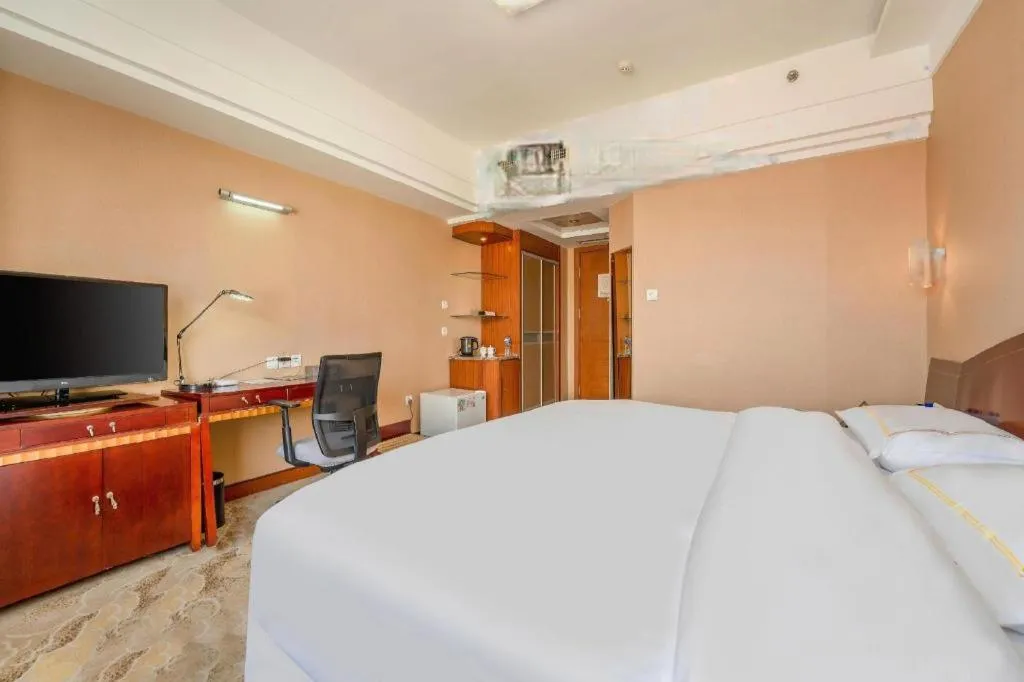 Bed in Yantai Bihai Hotel