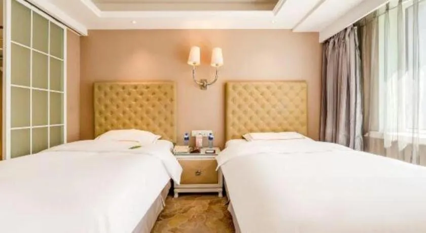Bed in Yantai Bihai Hotel