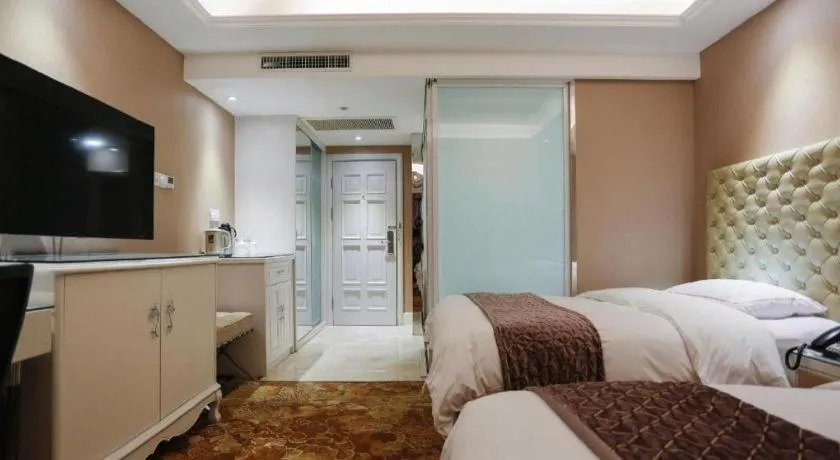 Bed in Yantai Bihai Hotel