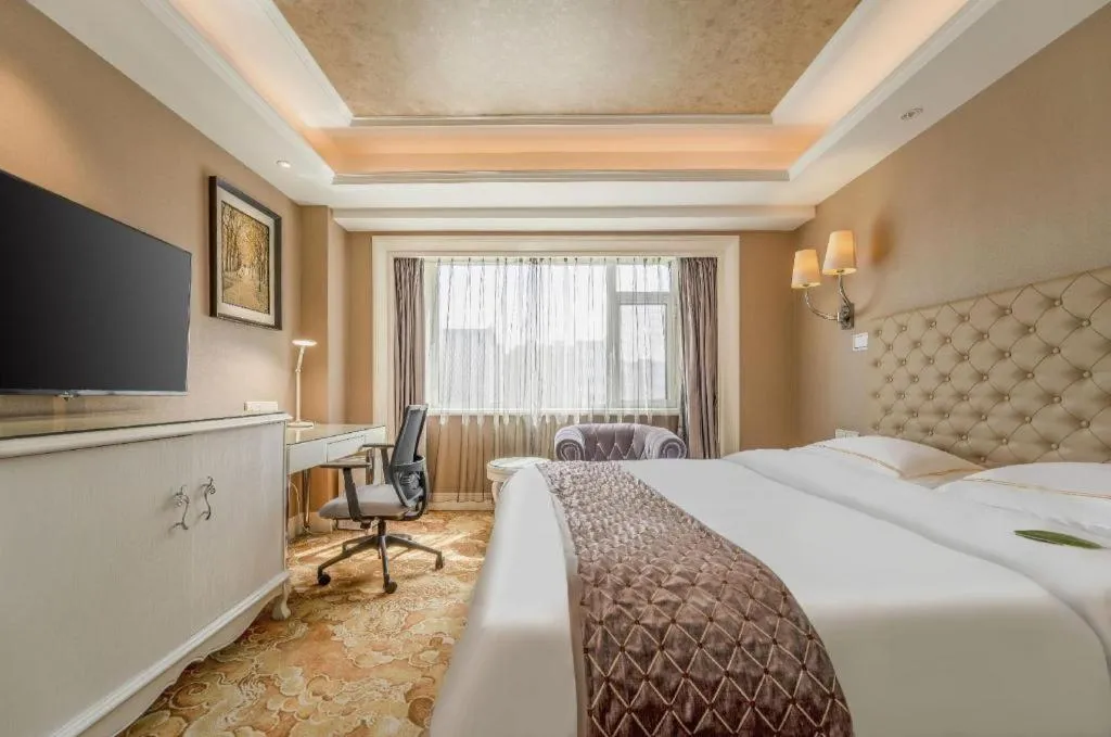 Bed in Yantai Bihai Hotel