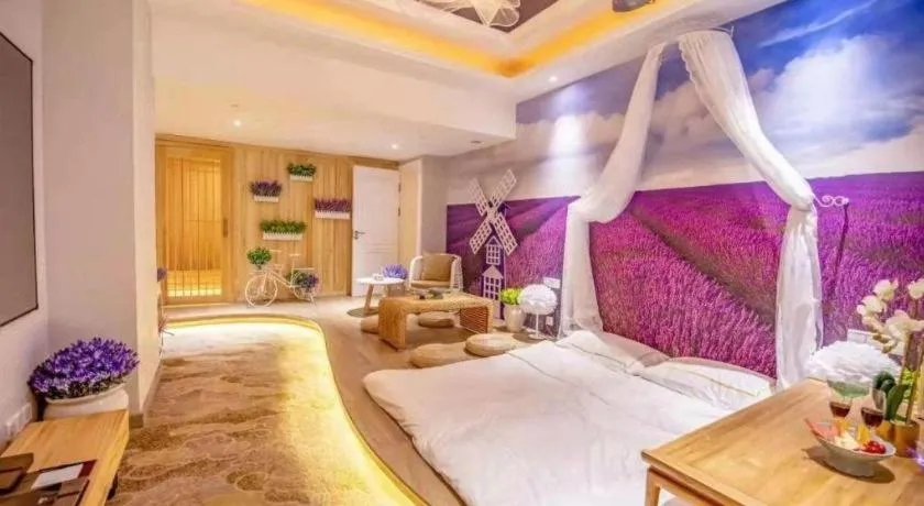 Bed in Yantai Bihai Hotel