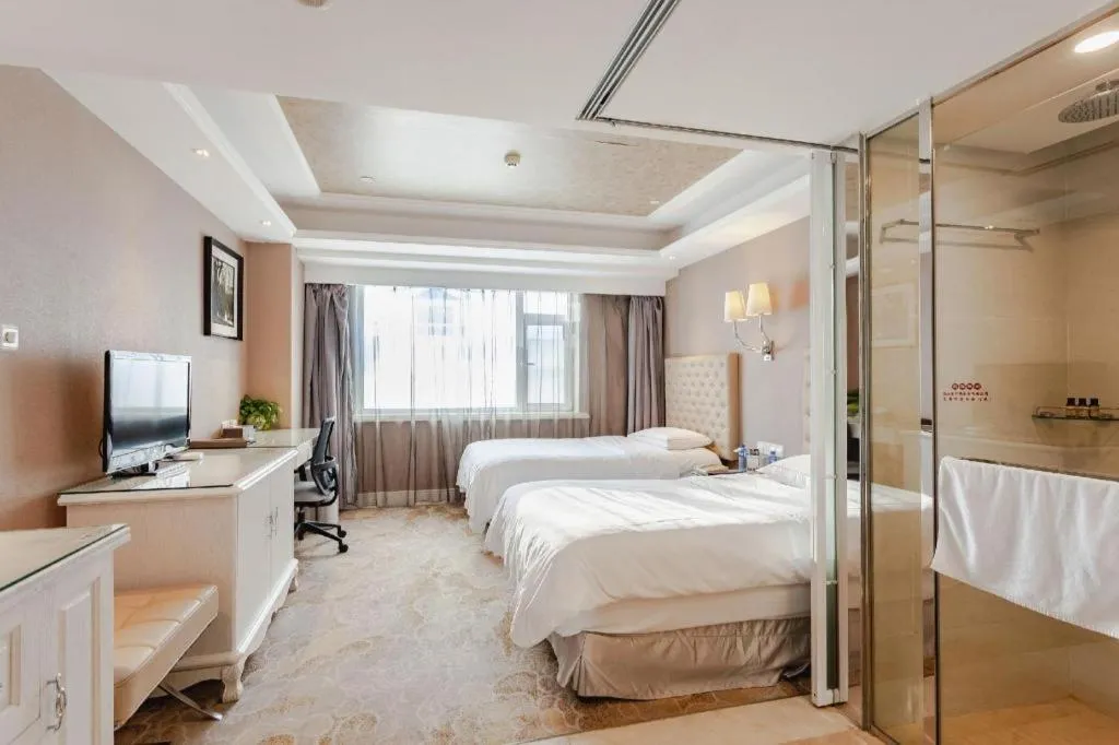 Bed in Yantai Bihai Hotel