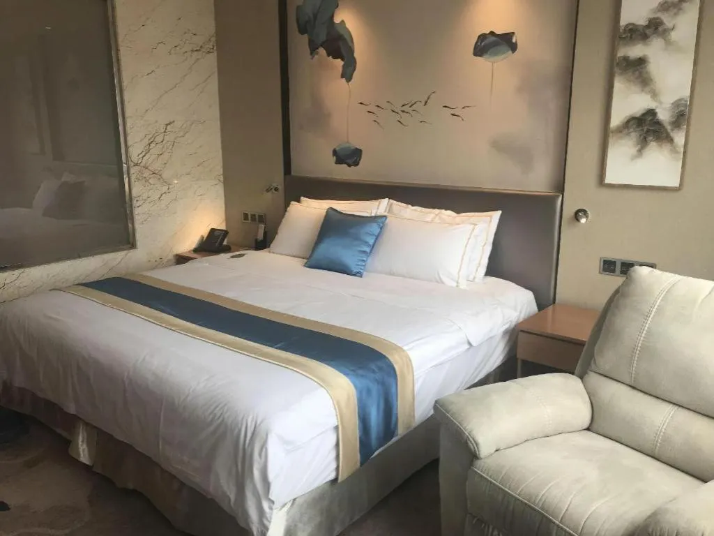 Bed in Yantai Bihai Hotel