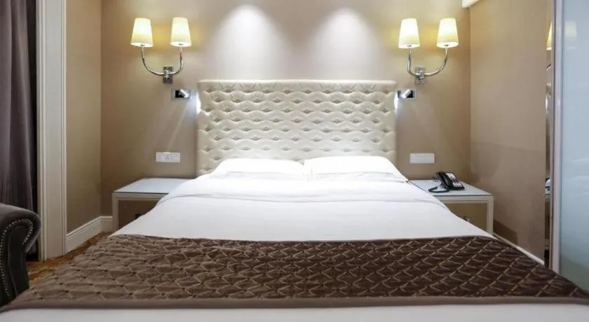 Bed in Yantai Bihai Hotel